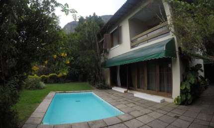 OPORTUNIDADE CASA EXPLENDOROSA COM DOIS ANDARES - GÁVEA