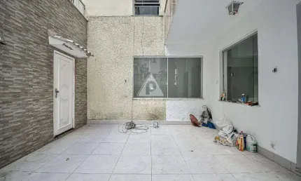 Av atlântica amplo apartamento com área externa 2 salas 3 quartos sendo 1 suíte e dependência completa