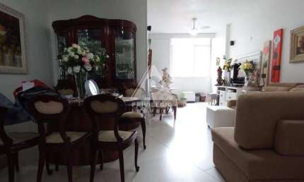 Apartamento de 3 quartos com vaga , no coração de Copacabana.