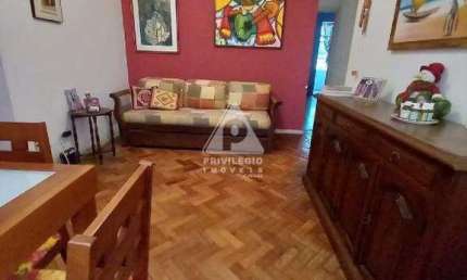 Apartamento de 2 quartos na Glória disponível para venda Sala ampla clara e arejada, 2 quartos, cozinha, banheiro social e com dependência completa.