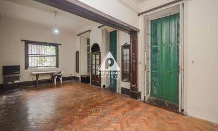 Incrível Casa em Santa Teresa. Perto ao Largo dos Guimarães.