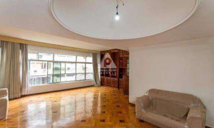 Apartamento de 180m² dividido em 3 quartos, sala em dois ambientes, lavabo, área de serviço, dce. 2 vagas de garagem na escritura.