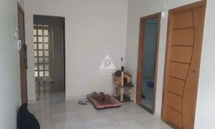 Imóvel de 120m² com 3 quartos sendo uma suíte e dependência completa