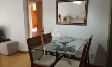 Apartamento 2 quartos, suíte, com armários, varandão, cozinha com armários, vaga escriturada