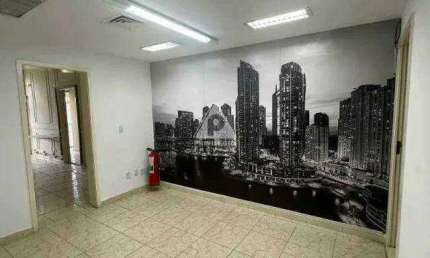 Conjunto de sala comercial à venda, 120m². Em ótima localização no Centro do Rio de Janeiro.