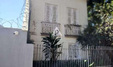 Casa Duplex 4 quartos 200 mts salas banheiros copa cozinha 5 vagas próximo Uruguai Tijuca Oportunidade!