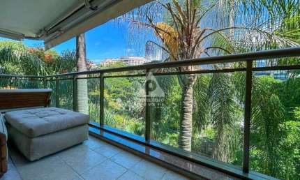 Apartamento 2 quartos, suíte, varanda, 90 mts, vista livre, 2 vagas de garagem, no Leblon.