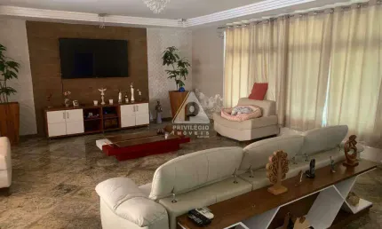 Village da serra: casa espetacular 1050m² c/ piscina, e sustentabilidade!