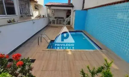 Casa triplex condomínio 3 quartos 1 suite 2 suites canadenses varanda infra particular seguranca 24h jacarepagua pechincha