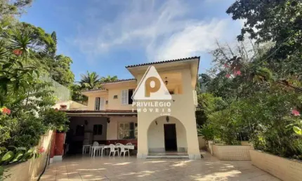 Excepcional casa duplex 5 quartos, ao lado do Instituto Casa Roberto Marinho