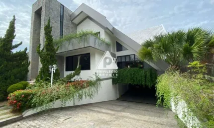 Casa 4 quartos, 4 suítes, 4 vagas e 6 banheiros na barra da tijuca novo leblon