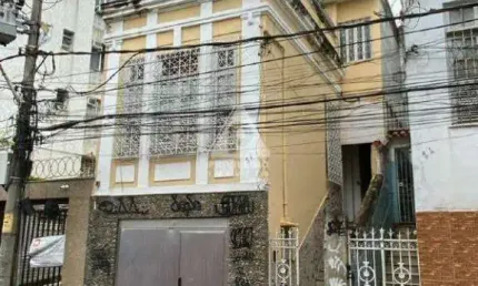 Casa 02 andares salas, 05 banheiros, 01 vaga garagem, vista quinta da boa vista