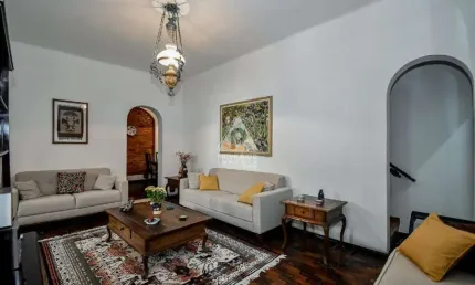 Casa triplex-4 quartos-1 suite-3 banheiros-terraço-vaga-270m2-humaitá.