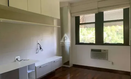 Lindo apartamento 3 quartos à venda com 120m2 na rua do metrô