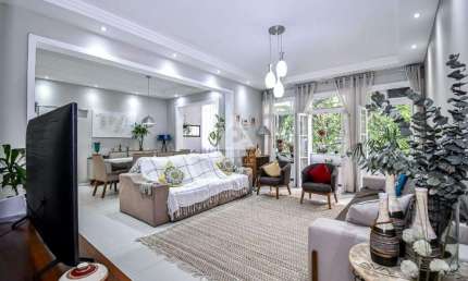 Apartamento de quatro quartos reformado em Copacabana disponível para venda na Privilégio Imóveis