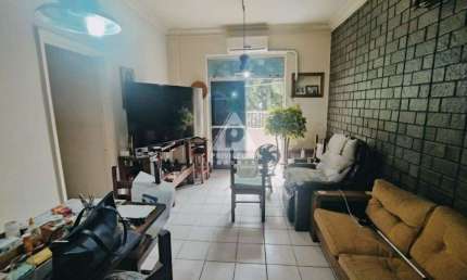 APARTAMENTO 3 QTS, 1 SUITE, DCE E VARANDA EM COPACABANA!