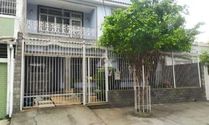 Casa duplex com piscina e 4 quartos na vila da penha