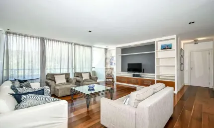 Apartamento a venda de 4 quartos com 4 vagas no alto leblon.