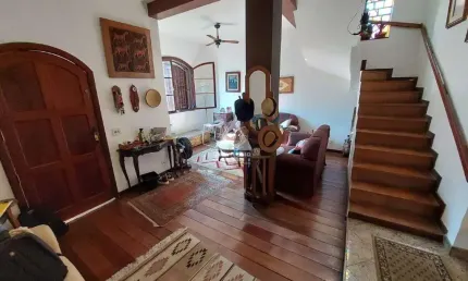Casa de vila duplex, 3 quartos, escritório, 2 banheiros sociais, dce, canil, 4 vagas, 292m², andaraí - rj.