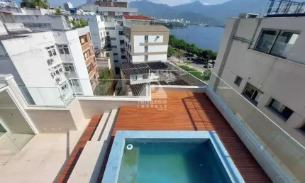 Cobertura triplex com 5 quartos, sendo 3 suítes e 3 vagas