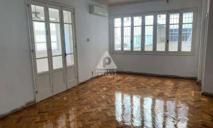 Apartamento à venda, 3 quartos, dependência completa, área externa, 143 m². no IPTU .Botafogo, RIO DE JANEIRO/RJ.
