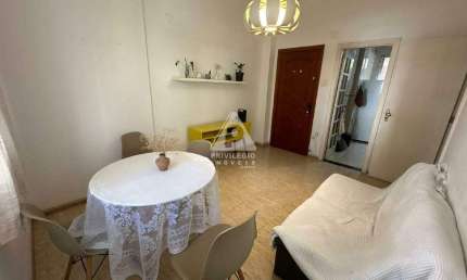 Apartamento de dois quartos no Flamengo disponível para venda na Privilégio Imóveis