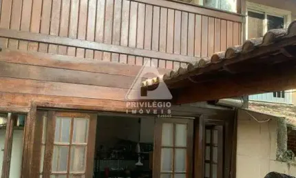 Casa triplex em condomínio, 4 quartos, vaga, taquara