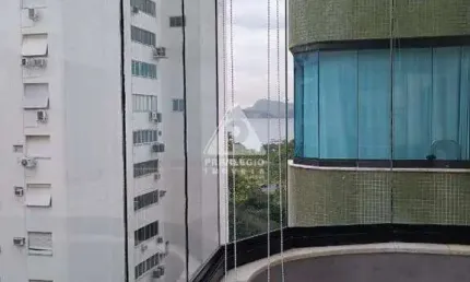 Linda cobertura duplex, flat de 3 quartos, com 2 vagas