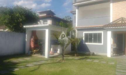 Casa excelente com vista pra montanha e vasta área verde