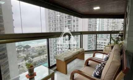 Apartamento de 3 quartos 2 suítes na Barra da Tijuca