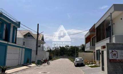 Terreno com 260 m² em condomínio fechado com projeto arquitetônico no Recreio