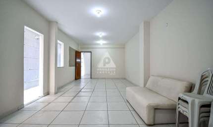 Prédio Comercial no Humaitá, 238 m², 9 salas, 6 banheiros