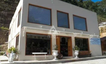 Imperdível prédio comercial com terreno no centro de itaipava - petrópolis