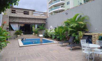 Casa duplex, 5 quartos, 2 suítes, garagem, piscina Pechincha
