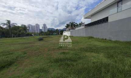 Terreno de 1.500m² em Área Privilegiada – Oportunidade Única!