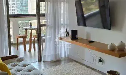 Apartamento reformado no condomínio barramares – barra da tijuca, varanda ampla e vista livre - ideal para investimento ou moradia