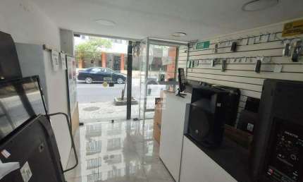 Loja Espetacular à Venda em Copacabana: 131 m² na Rua Tonelero
