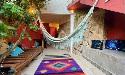 Apartamento de 2 quartos em santa teresa com área externa