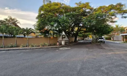 CASA LINEAR REFORMADA COM 4 QUARTOS, 2 SUÍTES - CONDOMÍNIO LAGOA MAR NORTE - BARRA DA TIJUCA