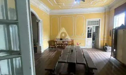 Casa imponente estilo colonial à venda em santa teresa