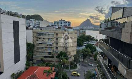 Cobertura Duplex Exclusiva na Rua Ferreira de Resende – Vista Panorâmica e Conforto Total