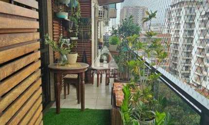Apartamento a venda : 3 quartos sendo 1 suíte, varanda, 3 vagas na escritura, Tijuca.
