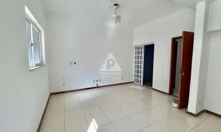 4 quartos, vaga na frente da casa, reformado, entrar e morar, proximo do metro