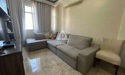 Apartamento 3 quartos com vaga na Tijuca, do lado do metrô Saens pena e próximo de todo o comércio da região.