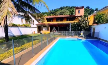 Casa em condomínio - Jacarepaguá - 4 Quartos, sendo 1 Suíte, Área gourmet, Piscina