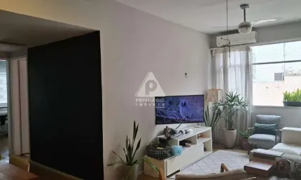 Apartamento de 2 quartos com dependencia e vaga, próximo ao metrô e ao shopping