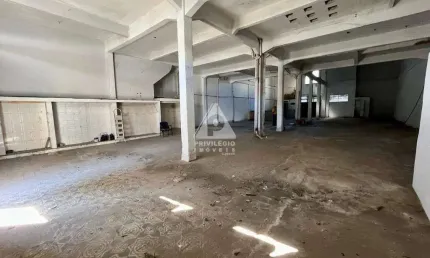 Loja / salão / ponto comercial à venda com 470m² no centro