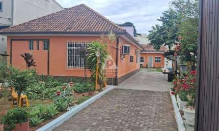 Excelente casa linear - para fins comerciais ou residenciais - 276m² area cosntruída - 600 m² de terreno - Anil