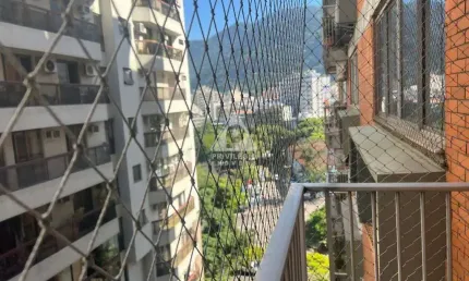 Apartamento varanda 2 dormitórios, 1 suite vaga escriturada, humaitá, rj