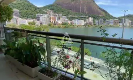 Apartamento a venda na lagoa, 3 suítes, dependência completa, varanda, 3 vagas na garagem.